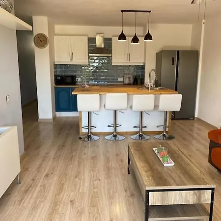 South And Charming Apartment
